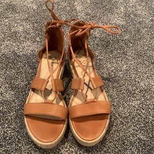 Vince Camuto, platform, lace up, sandals.